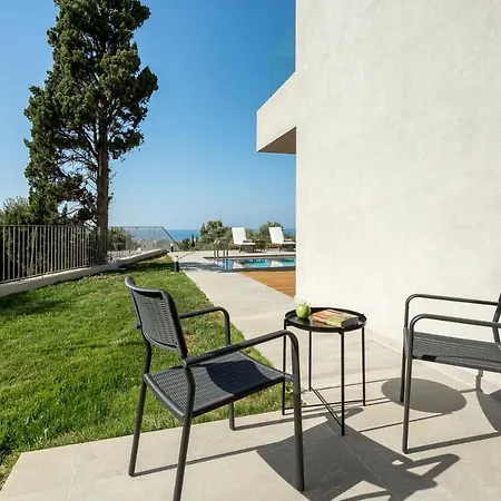 Pirgos-villas, Avra & Ostria Villa, Heated Pool , Amazing Sea View 别墅 马莱迈