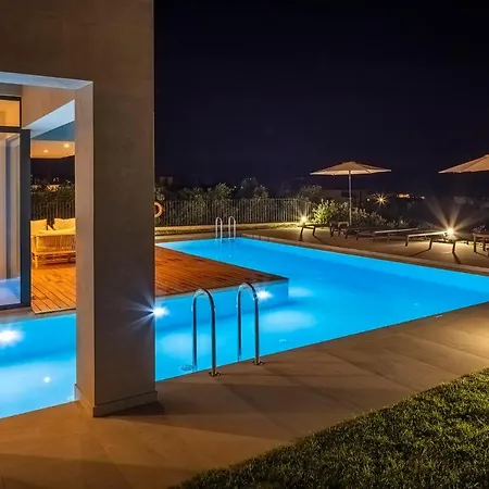 Pirgos-villas, Avra & Ostria Villa, Heated Pool , Amazing Sea View 别墅
